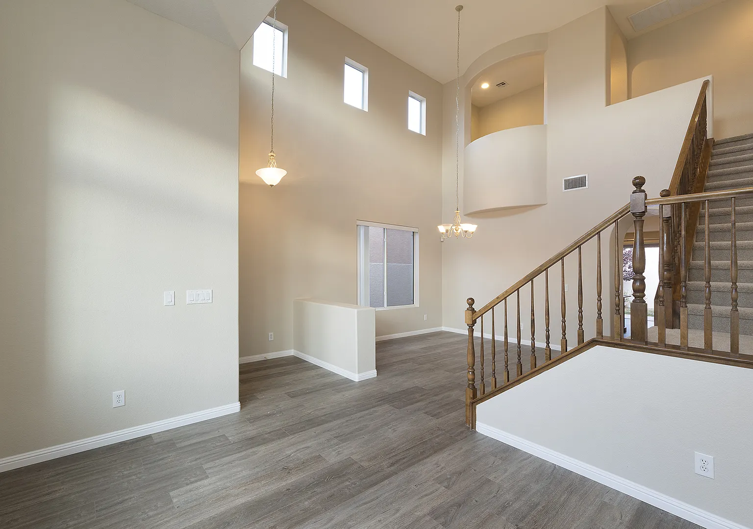 Summerlin Gated Community In The Paseos - 4 Bedrooms + Small Loft + Den/Office — Photo 3