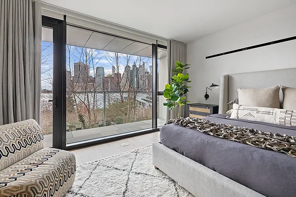 Sold by Compass | media 22