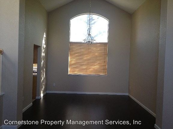 3rd image of 2607 Macon Dr
