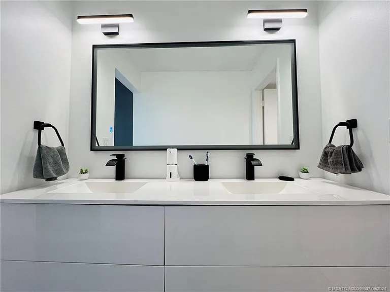 10044 S Ocean Dr #205 — Photo 39