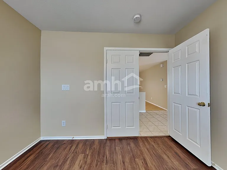 10246 Massachusetts Ln — Photo 11