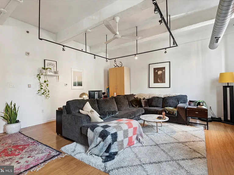 1637 Poplar St #N1 — Photo 2