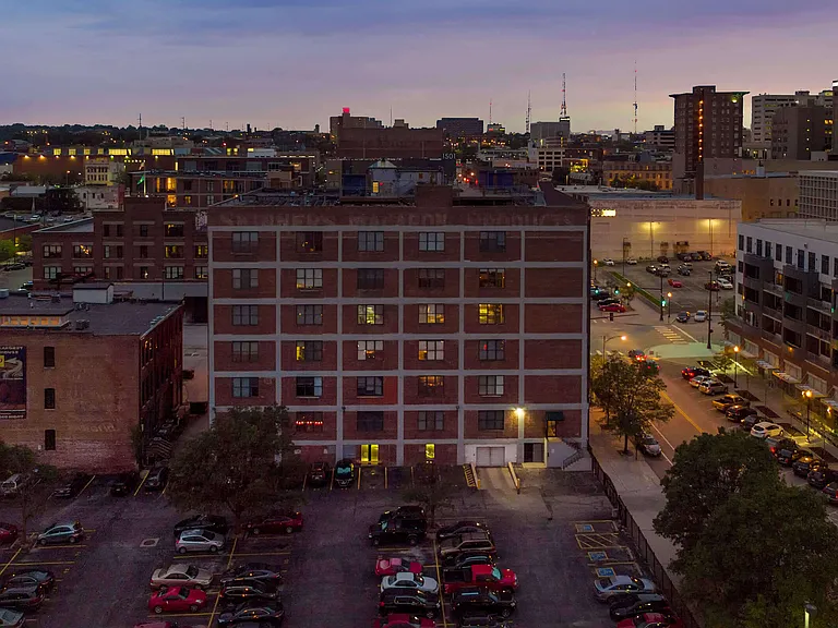 Skinner Macaroni Lofts — Photo 32