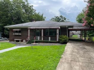 206 Park St, Inman, SC 29349