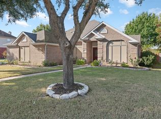 812 Abbots Ln, Denton, TX 76205