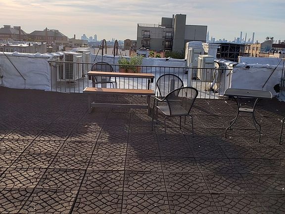 5th image of 325 Stanhope St #2D