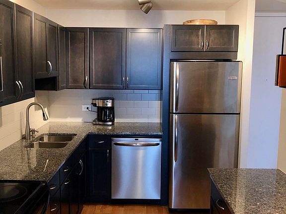 5th image of 1660 N La Salle St #3009