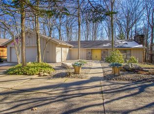 18085 Falling Leaves Rd, Strongsville, OH 44136