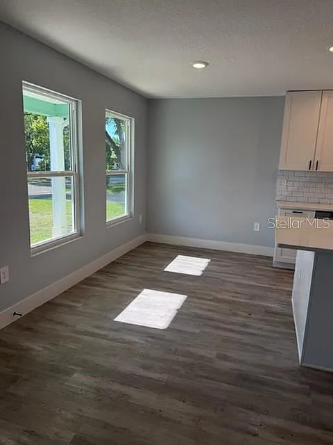 3 bed, 2.0 bath, 1260 sqft, $2,300 — Photo 3