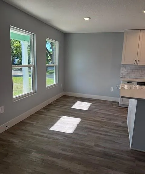 521 Skyline Dr E — Photo 3