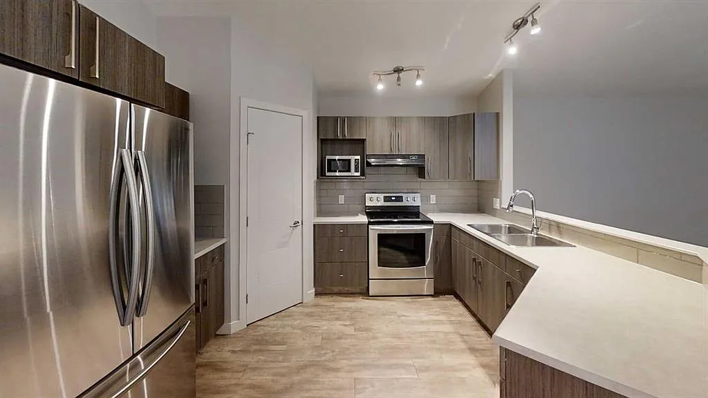 3 bed, 2.0 bath, 1080 sqft, $1,700 — Photo 4
