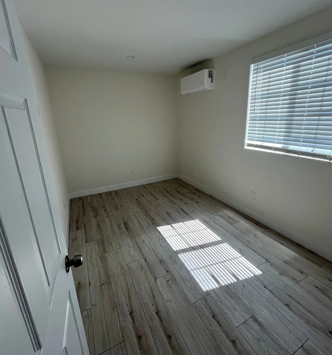 2 bed, 1.5 bath, 840 sqft, $2,499 — Photo 3