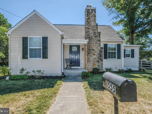 8555 Anderson Ave, Marshall, VA 20115