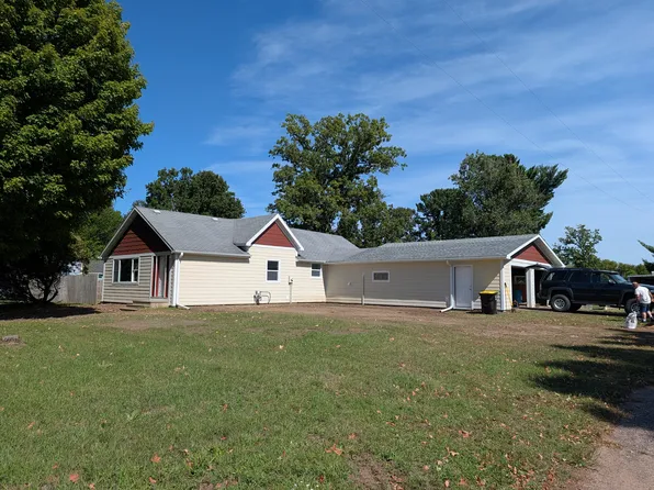 402 3rd Ave N, Dallas, WI 54733