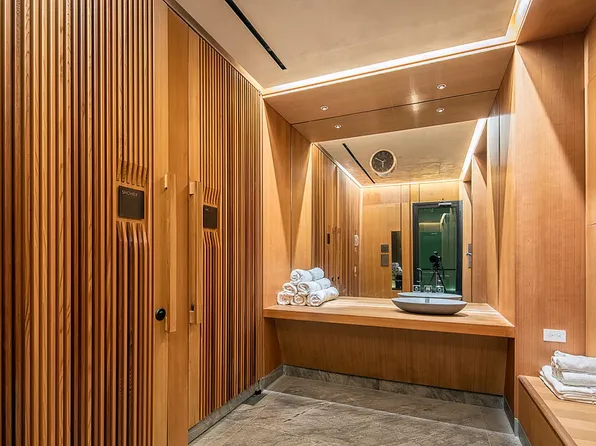 551 West 21st Street image 14 of 19