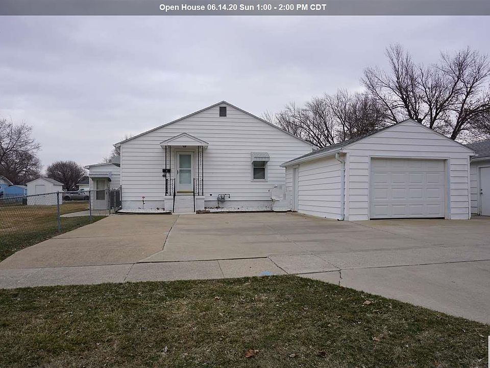 1st image of 315 E 15th St