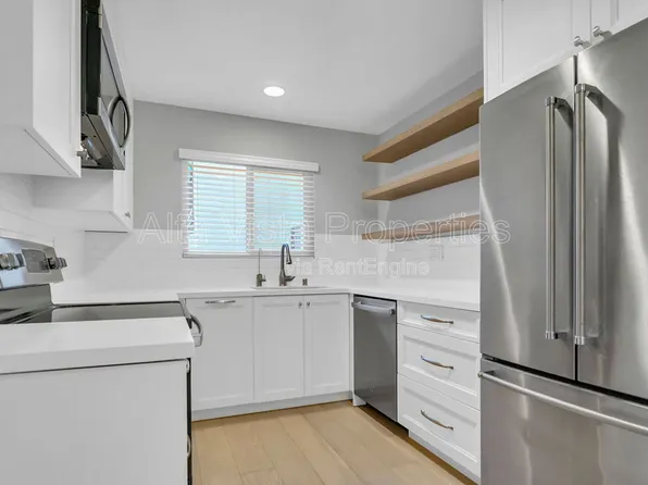 709 Agate St APT 1, San Diego, CA 92109