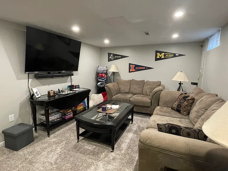 2511 Dover Ln — Photo 9