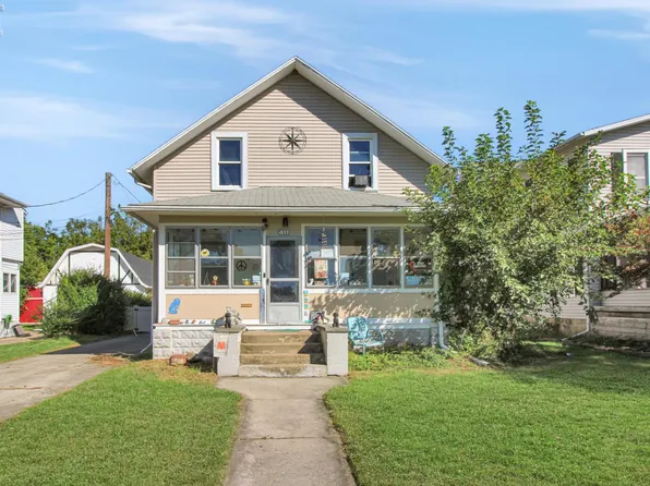 411 E 4th St, Port Clinton, OH 43452