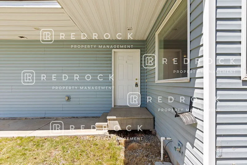 3 bed, 2.0 bath, $1,995 — Photo 4