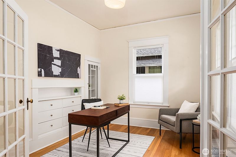 3rd image of 4663 1st Avenue NE