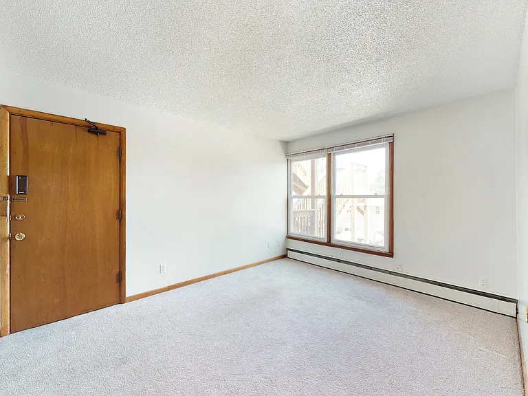 Plaza Manor — Photo 27