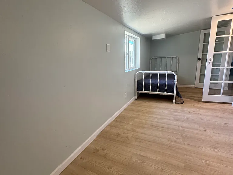 155 N 200 E — Photo 23