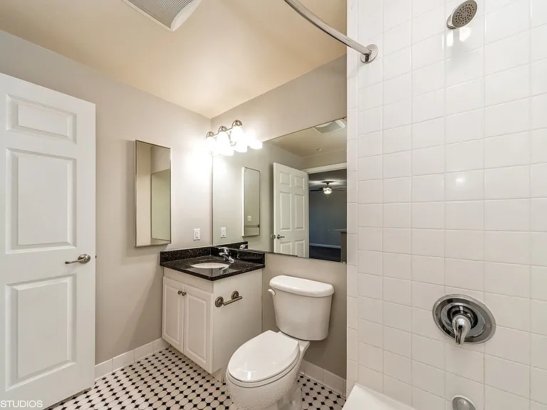 Cloverleaf Apartments — Photo 27