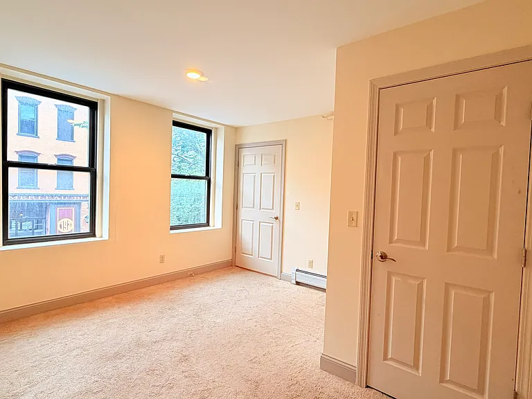 191 College St #203 — Photo 18