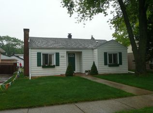 9715 S 52nd Ave, Oak Lawn, IL 60453