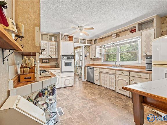 4th image of 126 Lawler Dr