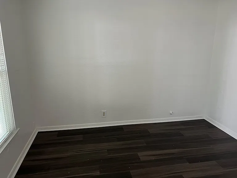 504 Harlem St — Photo 3