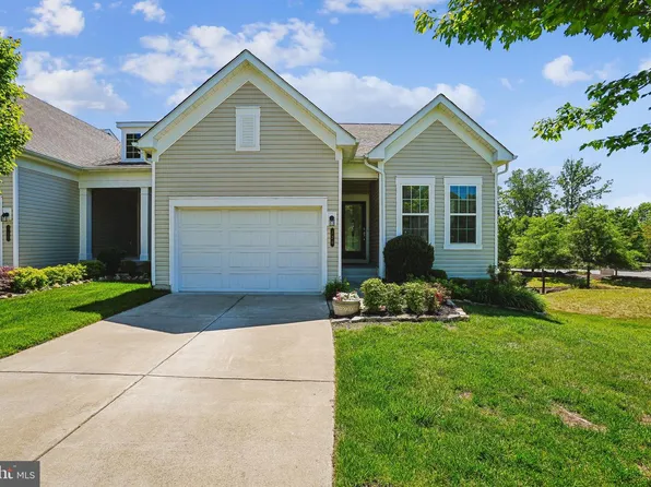 126 Long Point Dr, Fredericksburg, VA 22406