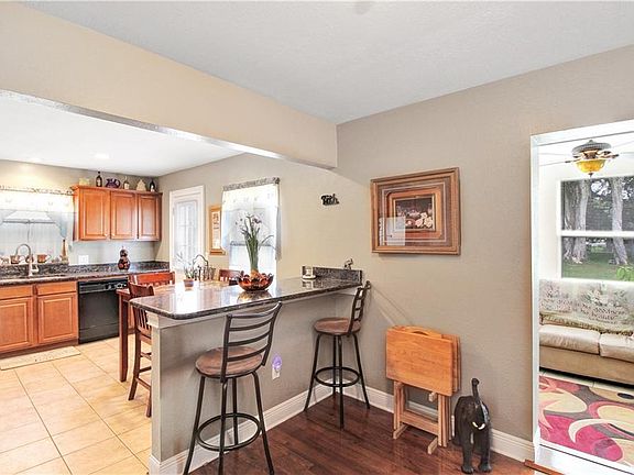 3rd image of 2305 Lamparilla Way S