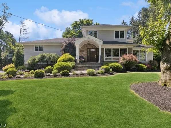 10 Pine Ct, Westfield Town, NJ 07090