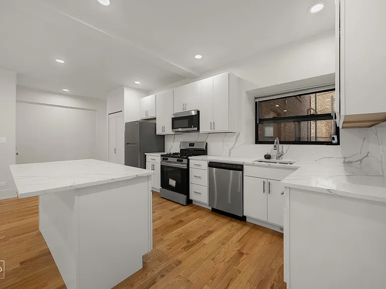 652 W Gordon Ter #1E — Photo 5