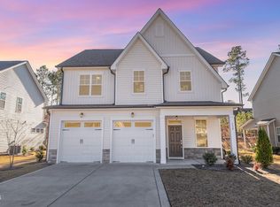 132 Kensington Dr, Spring Lake, NC 28390