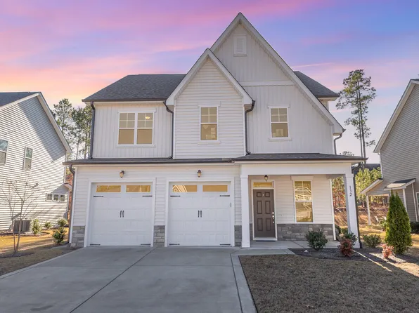 132 Kensington Dr, Spring Lake, NC 28390