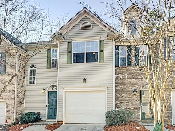 3rd image of 727 Celeste Ln SW