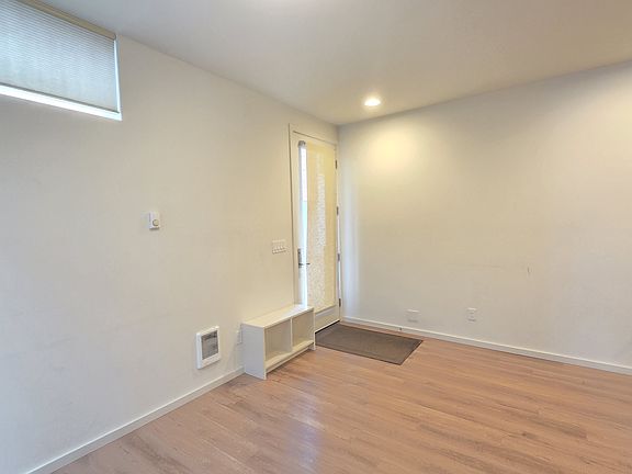 4th image of 4052 Martin Luther King Jr Way S