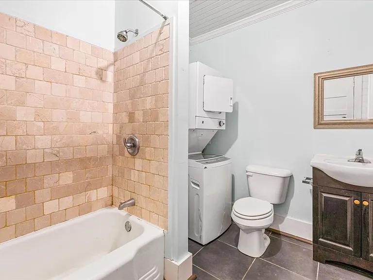 762 E Waldburg St — Photo 15