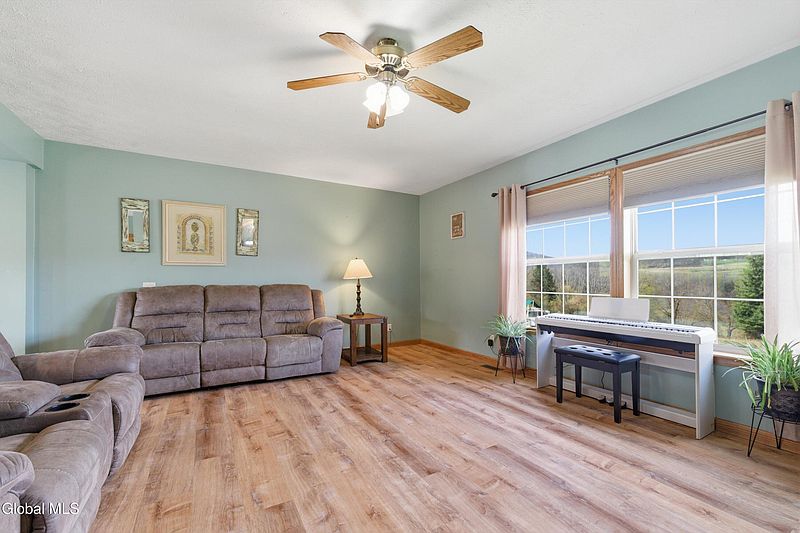 5th image of 651 Cross Hill Road