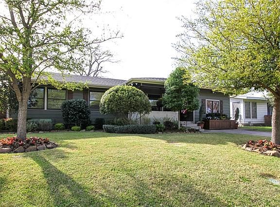 2nd image of 1529 Hilltop Dr