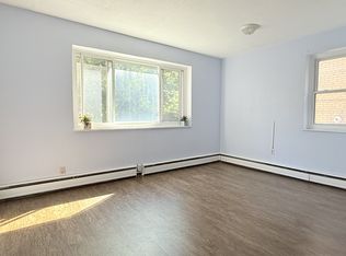 1590 Ouellette Ave #203, Windsor, ON N8X 1K7
