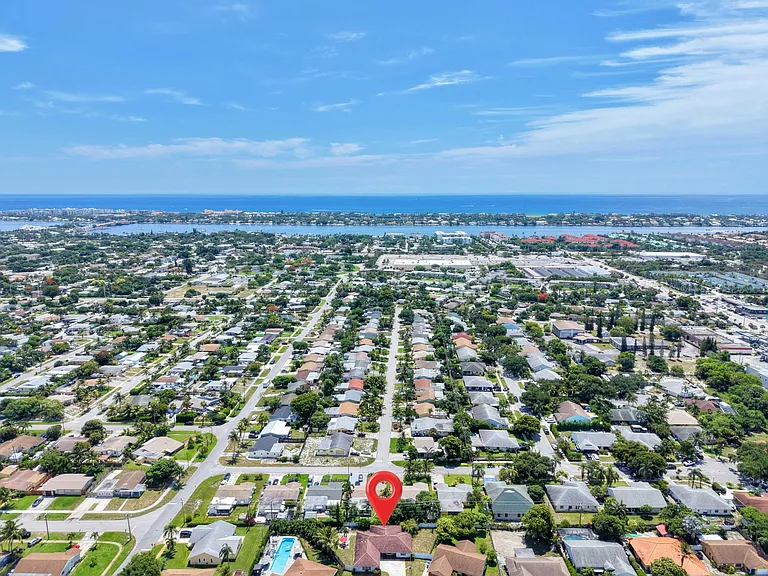 1127 Sea Pines Way — Photo 31