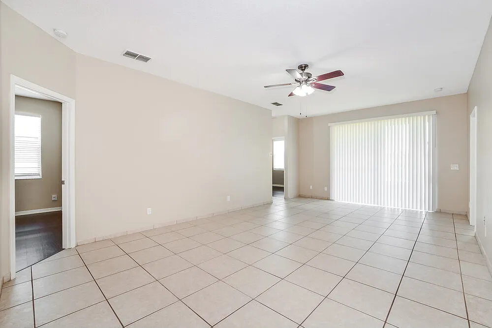 4 bed, 2.0 bath, 1744 sqft, $2,330 — Photo 3