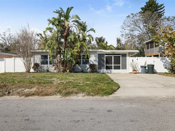 2460 Baywood Dr E, Dunedin, FL 34698