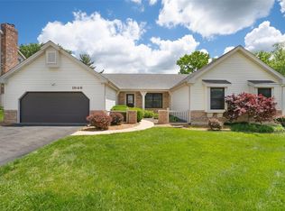 1946 Farm Valley Dr, Chesterfield, MO