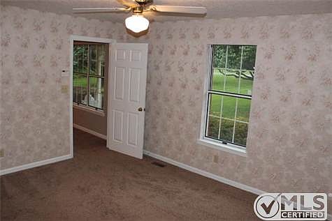 5th image of 540 Hillside Ln