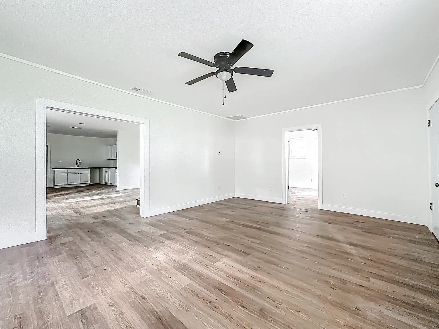 3358 Broadway Avenue - 1 — Photo 4